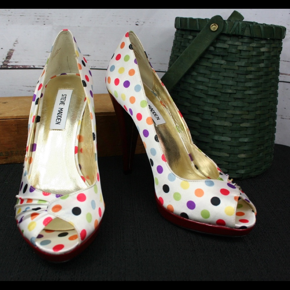 Super fun Steve Madden polka dot heels!